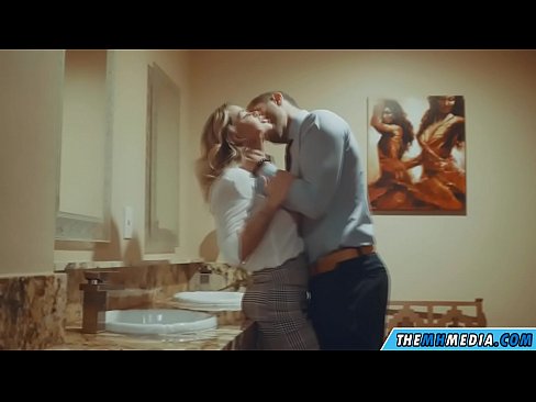 ❤️ Ketika seorang pirang berdada menggoda Anda di toilet umum ☑ Porno di id.analizatorkrovi.ru ❤